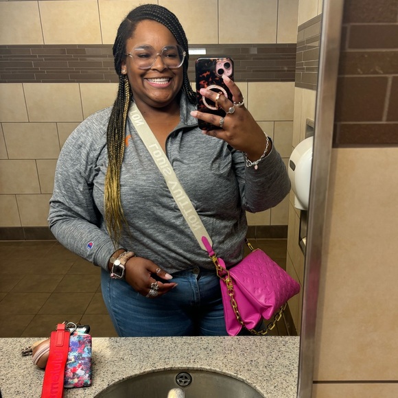 Meet your Posher, Nika’la - Picture 4 of 6